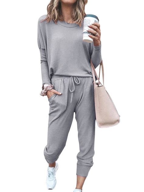 lightweight jogging suits for women.